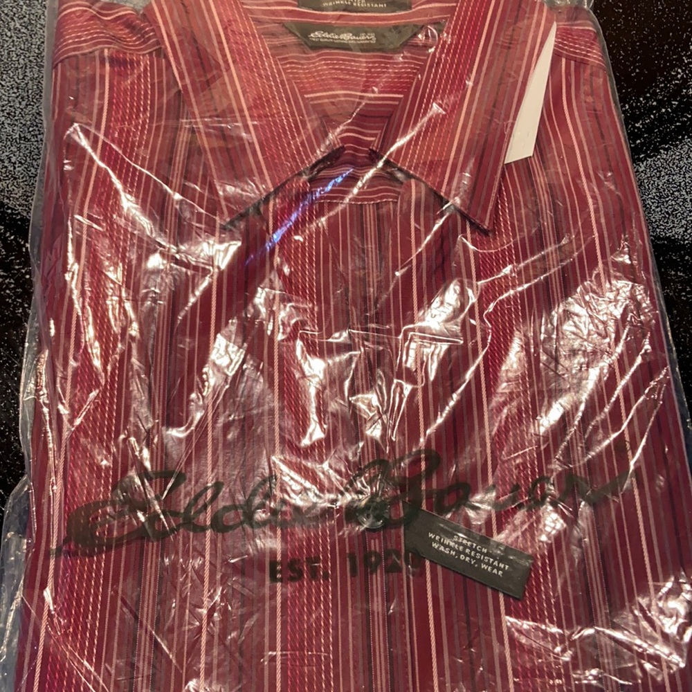 New in bag Eddie Bauer wrinkle resistant blouse Large